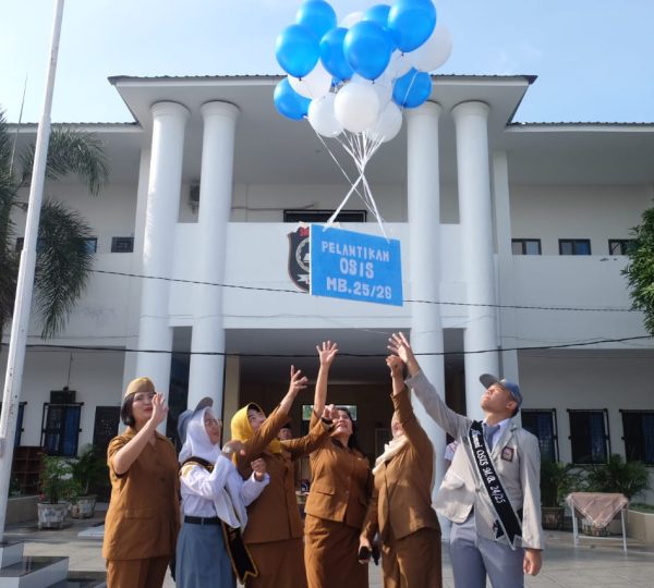 SERAH TERIMA JABATAN PENGURUS OSIS MASA BAKTI 2025/2026